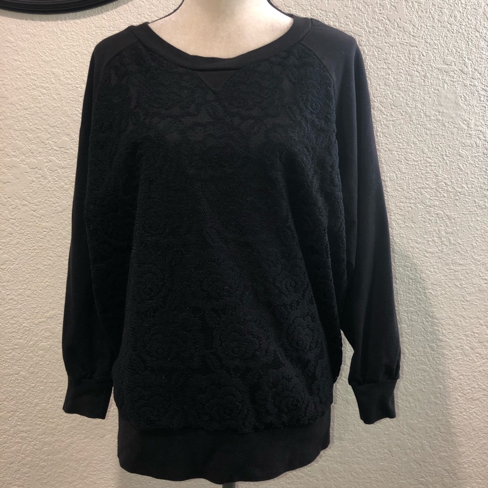 Black long sleeve with lace overlay - Picture 2 of 5